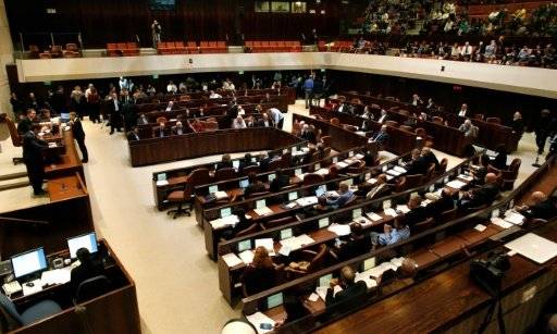 الكنيست الاسرائيلي يتبنى في قراءة اولى مشروع قانون حول تعليق عضوية نواب