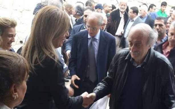 جنبلاط : الموارنة ليسوا جاهزين لانتخاب رئيس
فلنعُد قليلاً الى الماضي للتبديل أو المداورة