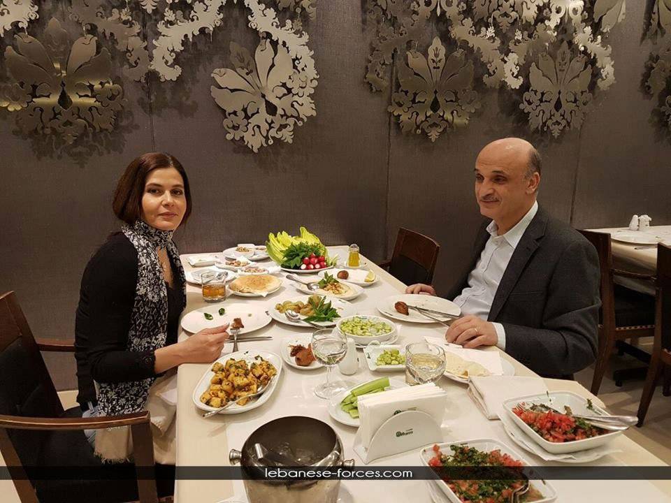 بالصورة: سمير وستريدا جعجع في عشاء هادئ!