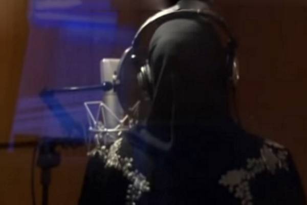 فيديو: فنانة سعودية جمهورها تخطى 3 ملايين لن أكشف عن وجهي