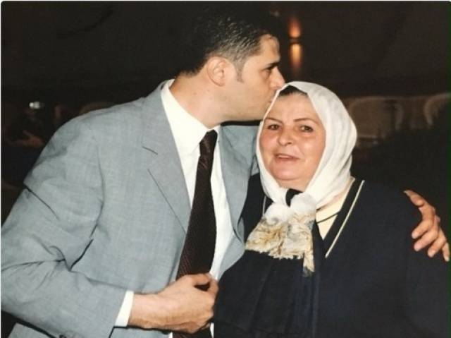 بالصورة: راغب علامة يوّجه كلمات مؤثرة جداً لوالدته...