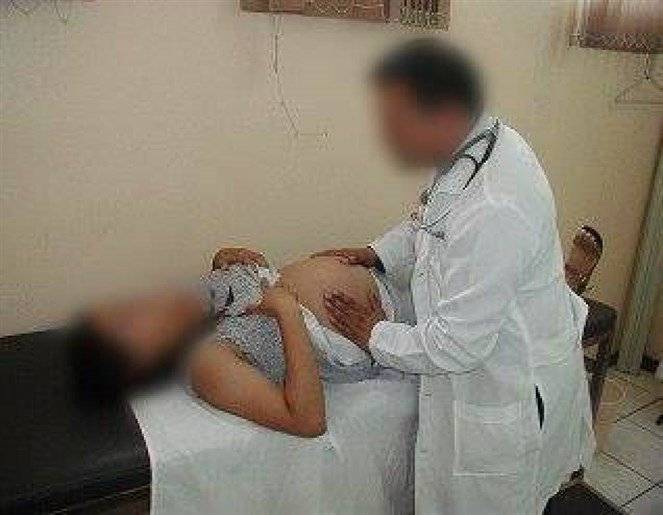 إمرأة أرادت التخلص من جنينها ..فحدثت المفاجأة عند الطبيب!