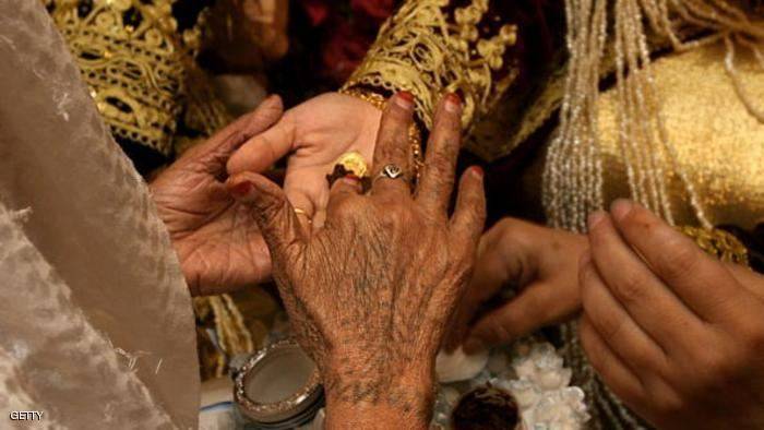 تجميد منح "شهادة العذرية" في الجزائر