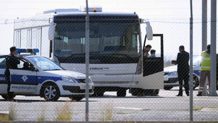 ماذا يعرف لحد الآن عن خاطف الطائرة المصرية إلى قبرص؟