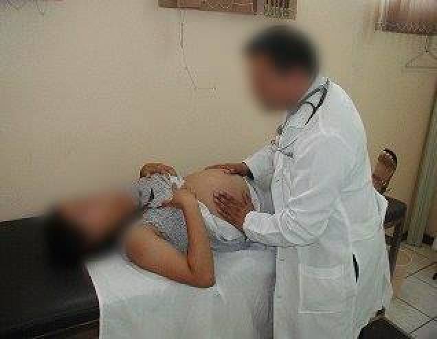 أرادت التخلص من جنينها بشدة.. و حدثت المفاجأة عند الطبيب!