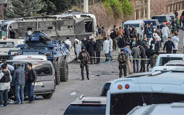 مقتل 7 ضباط اتراك بانفجار في ديار بكر
انقرة اوقفت قاتل قائد الطائرة الروسية