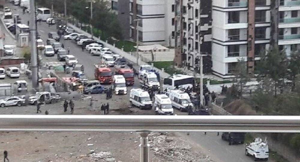 انفجار ضخم قرب محطة حافلات في ديار بكر التركية (فيديو وصور)