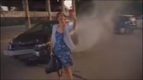 فيديو| التقطت “سيلفي” لحظة تعرضها لحادث سير مروع !