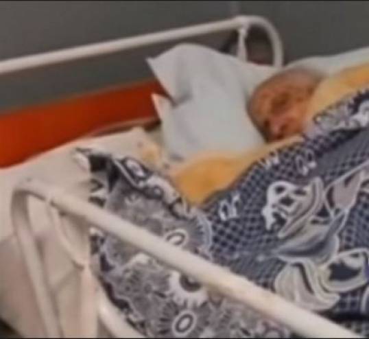 فيديو: احتضن جثة زوجته 5 أيام متمنيا الموت معها