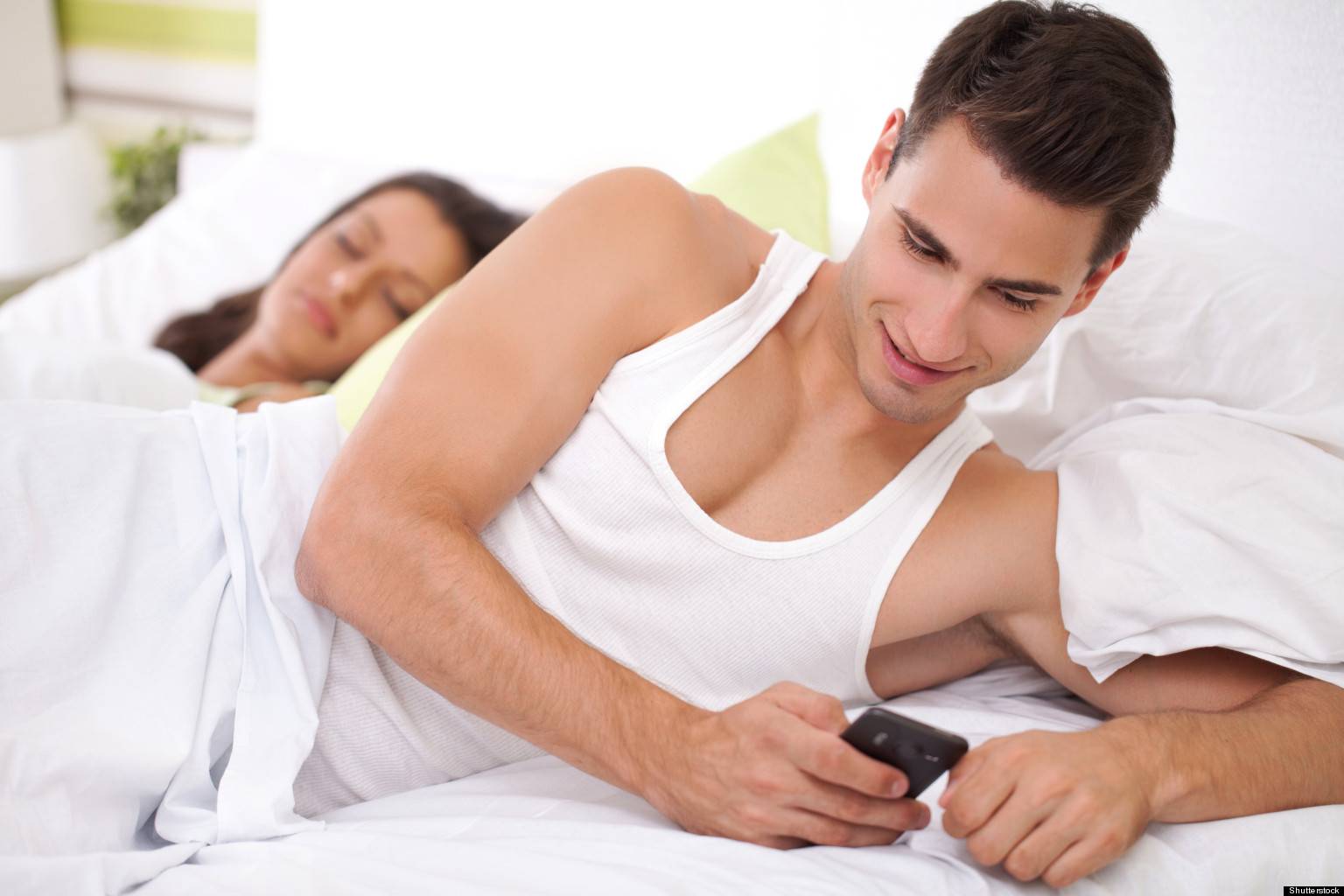 هكذا تمنعين الخيانة في بيتك