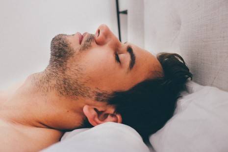 هل لديك صعوبة في النوم؟ اليك سبعة حلول سهلة و بسيطة.