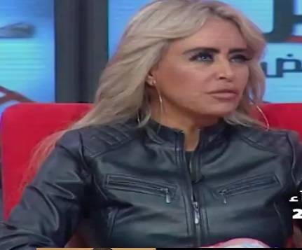 بالفيديو: أصبح رجلاً لكنها ما زالت ترضعه… وتقول: “لو اتجوز واجا لعندي عشية برضعه”