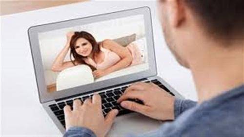 10 تصرفات تكشف إدمان خطيبك لمشاهدة الأفلام الإباحية