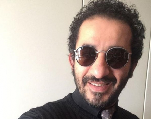 صورة| أحمد حلمي ينشر أول صورة لوالدته.. هل يشبهها؟ ‏