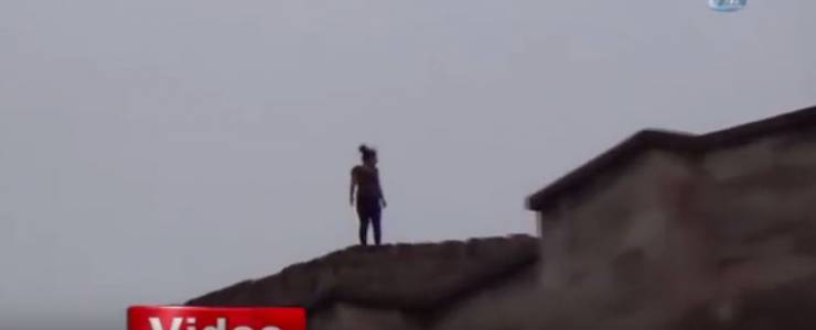 فيديو| لحظة انتحار فتاة تركية من ارتفاع شاهق