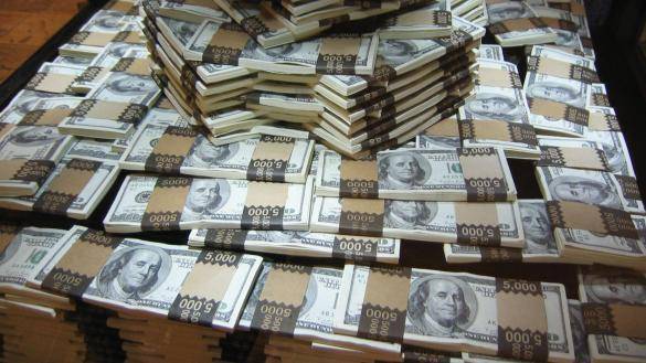 "فضيحة العصر": ملفات سرية مسربة تكشف تورط زعماء ونجوم رياضة عالميين في الفساد و تهريب أموال