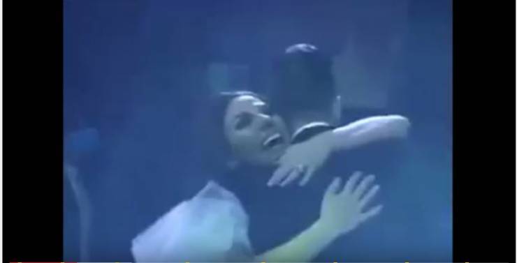 فيديو| عروس تصاب بنوبة هستيرية بسبب عريسها... ماذا فعل؟!