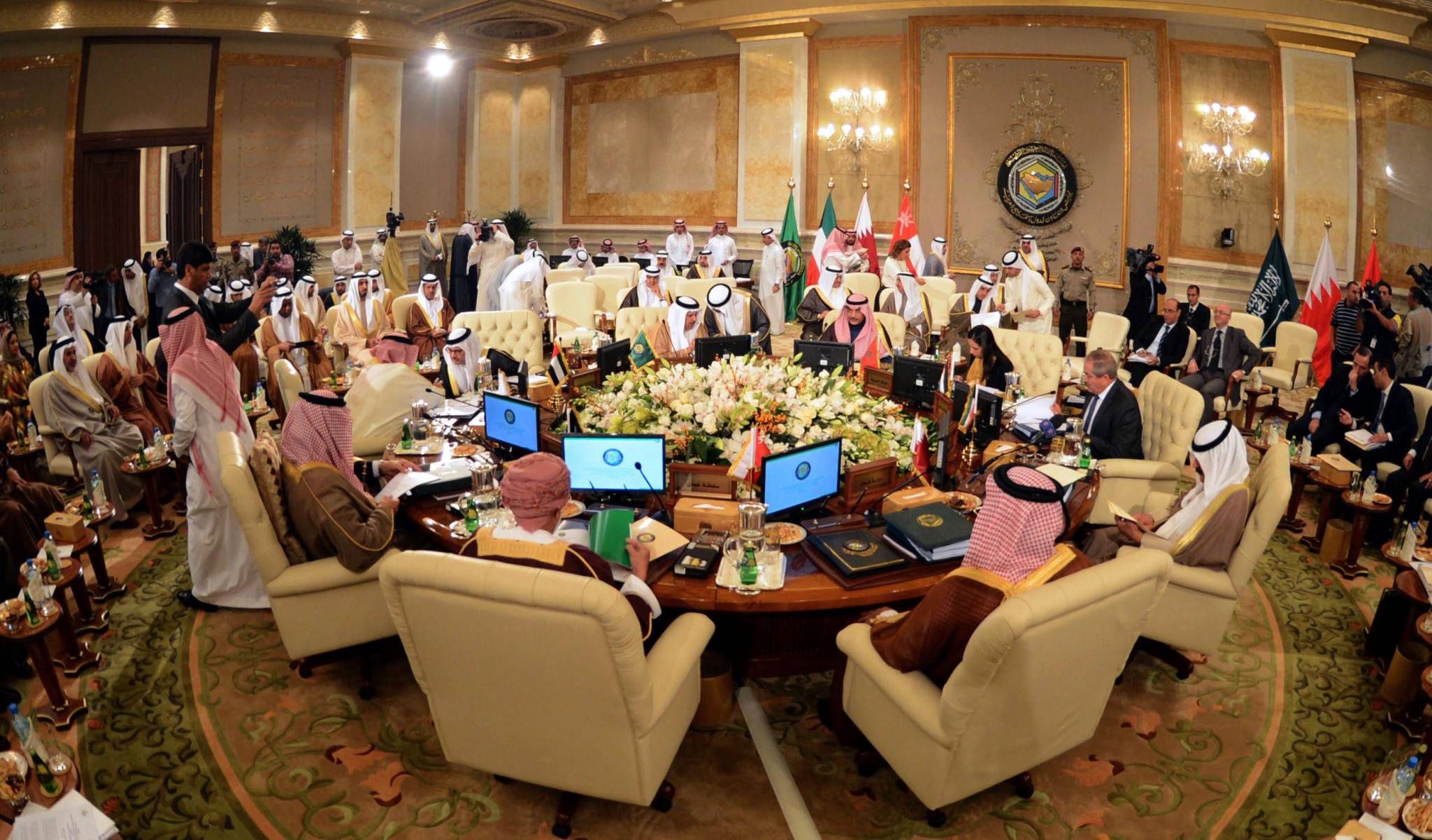 "التعاون الخليجي": نثق بقدرة الأجهزة الأمنية على كشف ملابسات الاعتداء على مكاتب "الشرق الاوسط"