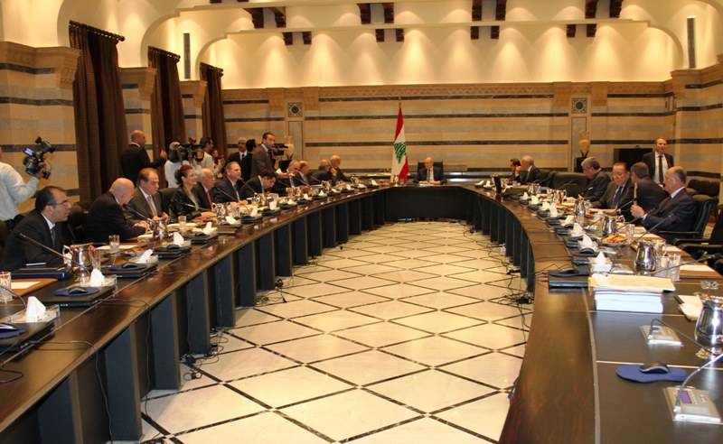 بعد اسبوعين من الانقطاع....
ثلاثة ألغام على  طاولة مجلس الوزراء