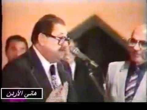 بالفيديو.. الفنان الراحل نهاد قلعي (حسني البرزان) يروي قصة “الببغاء قليل الأدب” وخاطف الطائرة المسطول