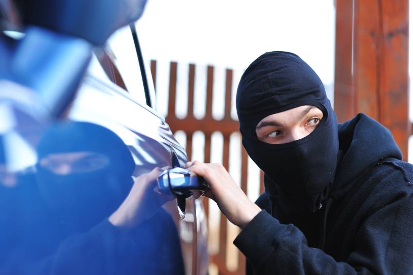 طرق بسيطة وغير مكلفة لحماية سيارتك من السرقة