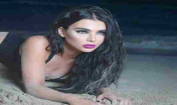 بالصور قمر بصورة مثيرة فهل تجرؤ أي نجمة وتقلّدها