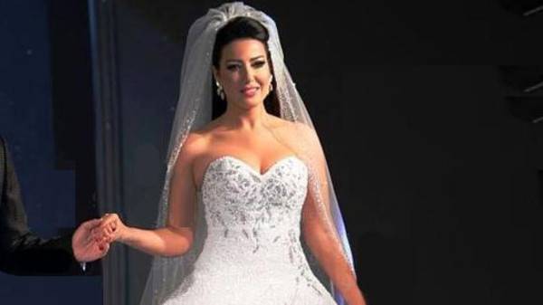 بالصورة- أخيراً سمية الخشاب تكشف من هو زوجها الطيار!