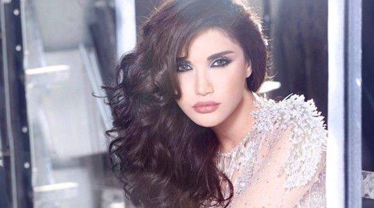 ميليسا تنشر صورة جريئة بالشرشف