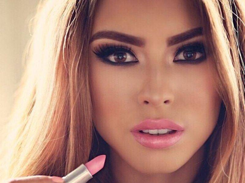 أهم 10 طرق لتكثيف الحواجب بشكل طبيعي