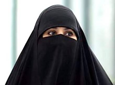وظائف ممنوعة على المرأة السعودية...!