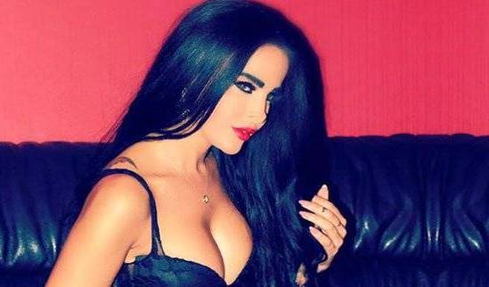 بالصور.. صدر ليال عبود يثير جدلاً واسعاً على مواقع التواصل!