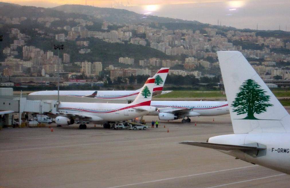 بالفيديو هكذا يمكن ادخال أي شيء الى مدرج مطار بيروت والى الطائرات