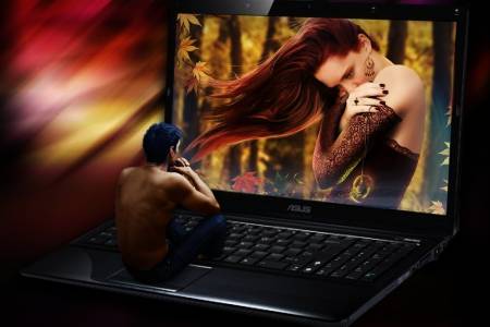 أراد التأكد من إخلاص زوجته فعاكسها عبر مواقع التواصل الاجتماعي... وكانت الصدمة