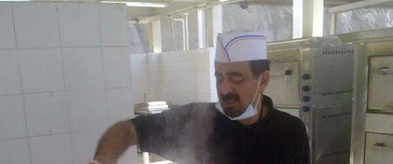 قادته المصادفة وتعلم المهنة بعد الثلاثين.. طباخ الملوك في السعودية يروي أسرار الأطباق الملكية