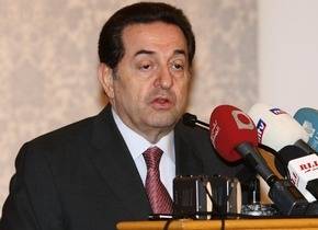 حرب: لن نسمح بلفلفة قضية الانترنت