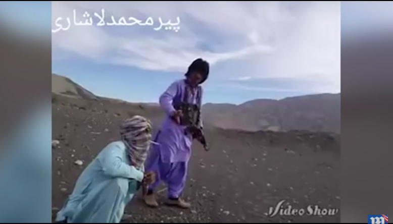 بالفيديو: أطفأ سيجارة صديقه بالكلاشينكوف