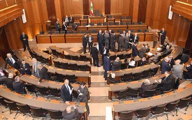 الحريري متمسك بطرح قانون الانتخاب في التشريع