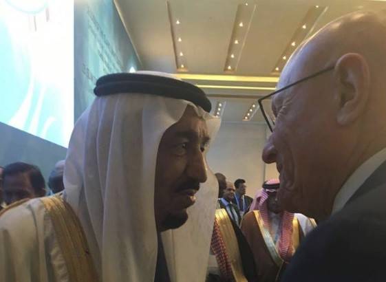 لقاء عابر بين سلام والملك السعودي في اسطنبول