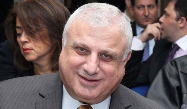 انطوان قليموس يوجه كتابا مفتوحا إلى هولاند