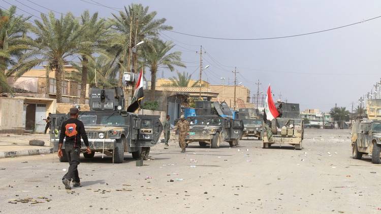 العبادي يعلن تحرير مدينة هيت بالكامل