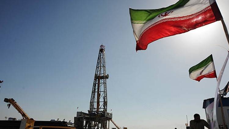 طهران: لن نوقع أبدا اتفاقية تجميد إنتاج النفط
