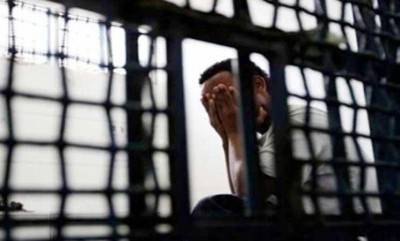خمسة أسرى فلسطينيين يواصلون إضراباً عن الطعام بسجون الإحتلال