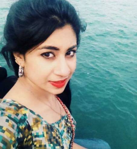 طالبة نامت عند أشخاص لا تعرفهم.. لكن أيقظتها المالكة عند الفجر وكانت المفاجأة!!