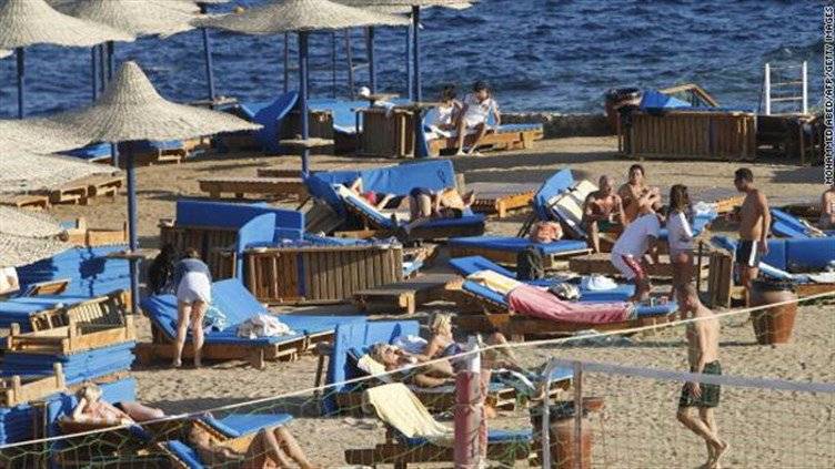 دولة عربية ستفتتح أول منتجع للعراة.. ما هي؟!