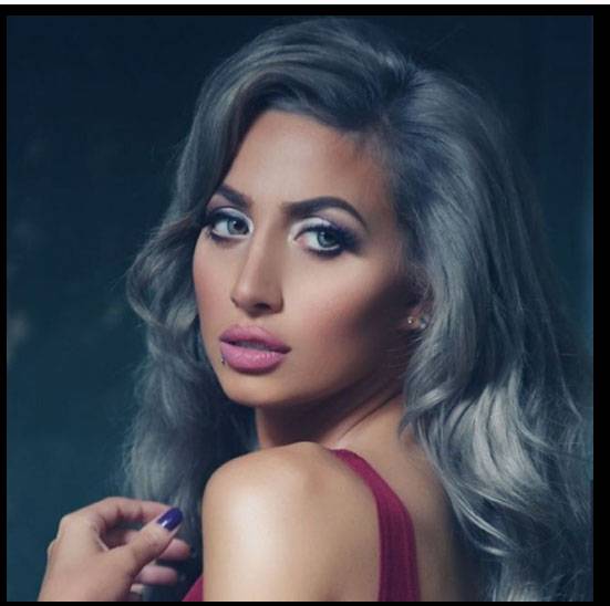 بالصور.. أول عارضة أزياء سعودية: حلمي أصبح واقعاً