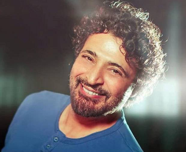 فيديو صادم لـ حميد الشاعري بملابس النوم!