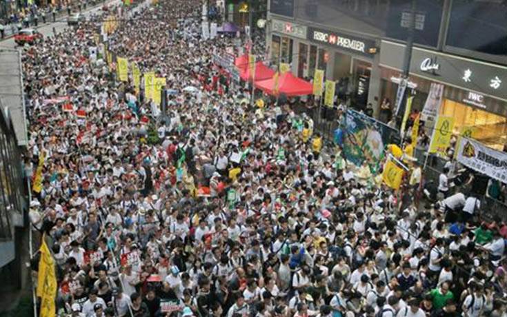 مظاهرات في هونغ كونغ احتجاجاً على سوء استخدام السلطة