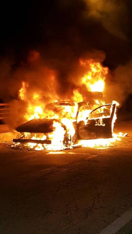 إحتراق سيارة داخل "كاراج" منزل في جبيل