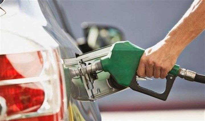 خبر سار إلى اللبنانيين عن سعر صفيحة البنزين..