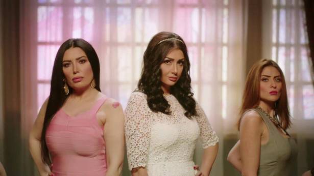 بالفيديو للكبار فقط 18+: شاهد.. "اللي اختشوا ماتوا"..